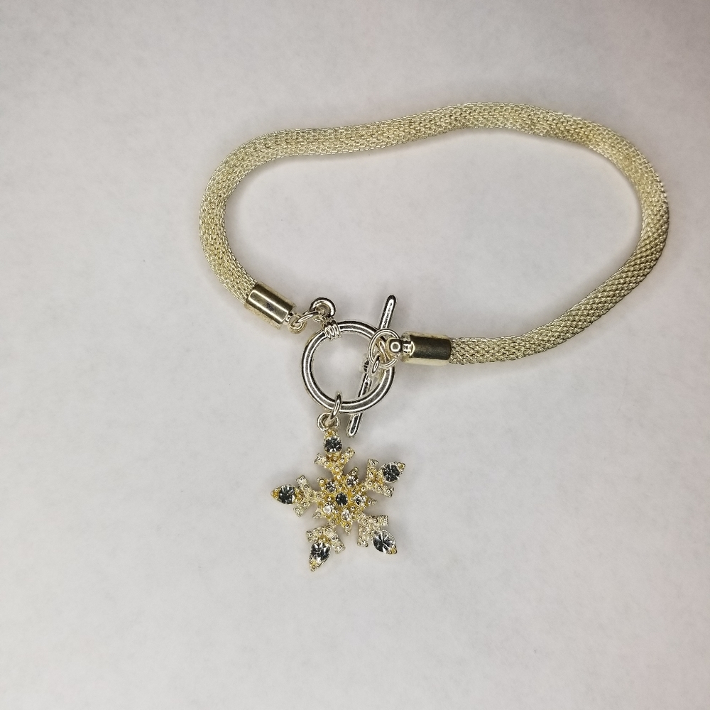🦕Snowflake bracelet